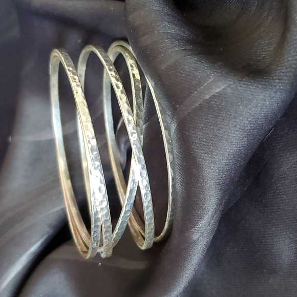 Hammered Silver Wrapped Bangle Premier Designs Bracelet - Picture 1 of 2